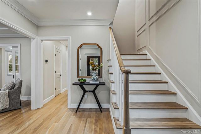 10 Hazel Place, Floral Park, NY 11001