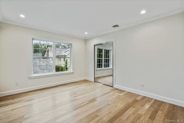 10 Hazel Place, Floral Park, NY 11001