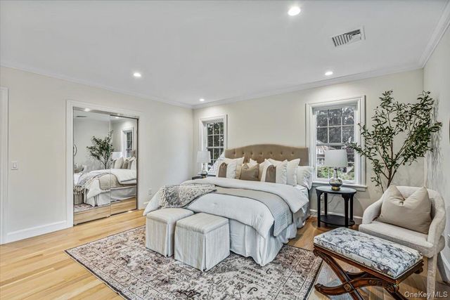 10 Hazel Place, Floral Park, NY 11001