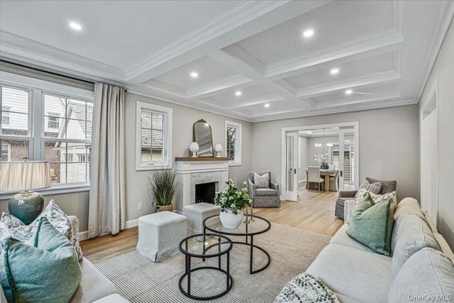 10 Hazel Place, Floral Park, NY 11001