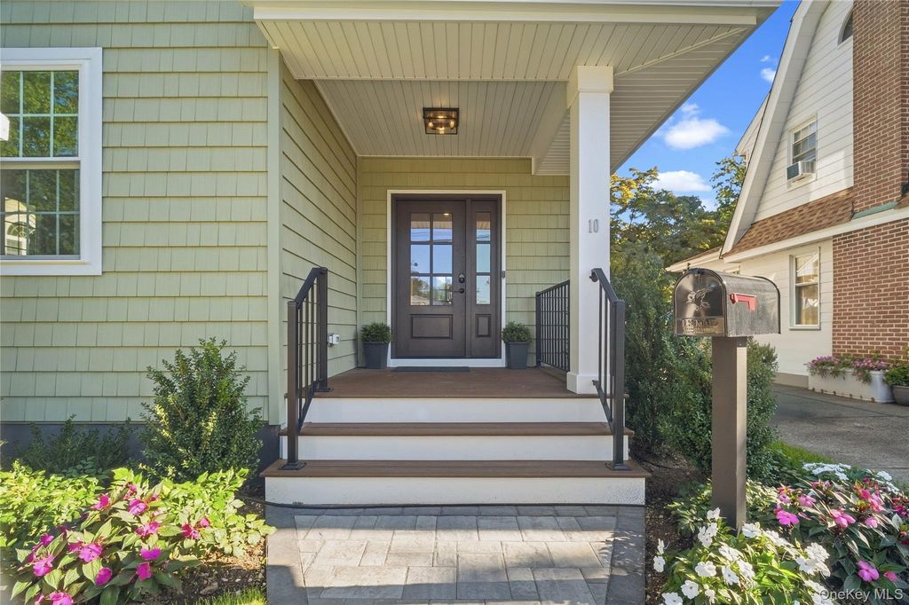 10 Hazel Place, Floral Park, NY 11001 — photo 2