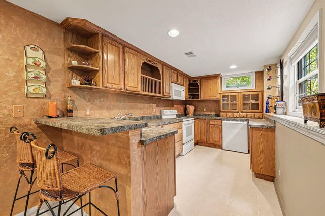 1270 Waterways Drive, Pittsfield Charter Twp, MI 48108