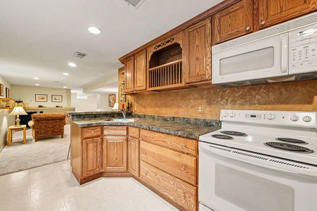 1270 Waterways Drive, Pittsfield Charter Twp, MI 48108