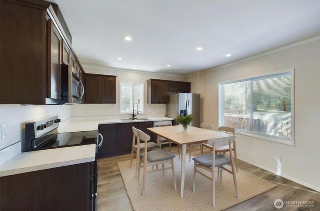 704 N 3rd Street, Westport, WA 98595
