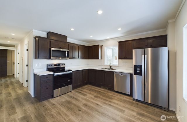 704 N 3rd Street, Westport, WA 98595