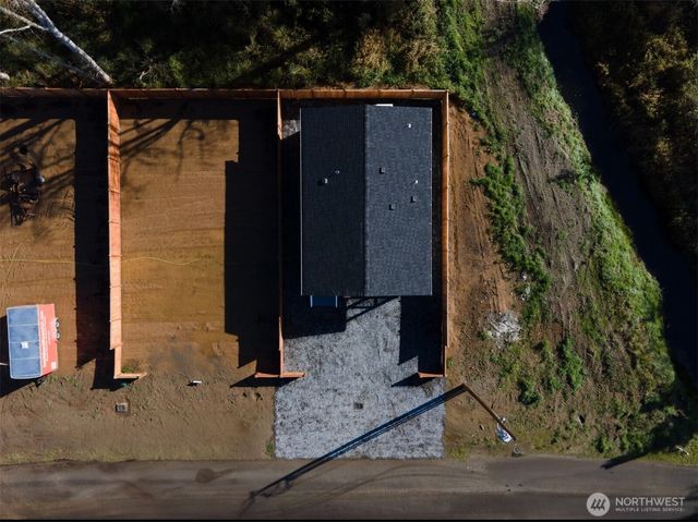 704 N 3rd Street, Westport, WA 98595