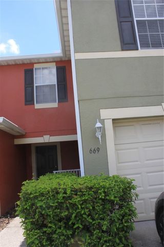 669 CRESTING OAK CIRCLE 30, Orlando, FL 32824