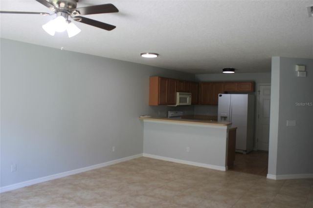 669 CRESTING OAK CIRCLE 30, Orlando, FL 32824