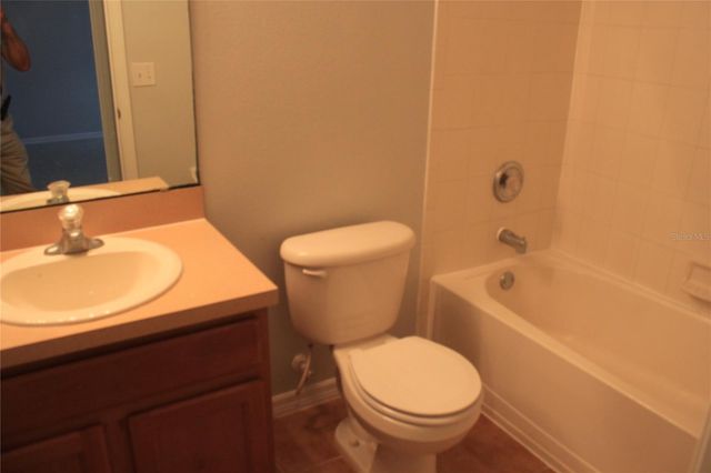 669 CRESTING OAK CIRCLE 30, Orlando, FL 32824