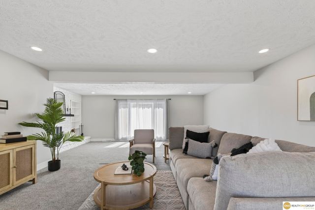 2405 S 151st Street, Omaha, NE 68144