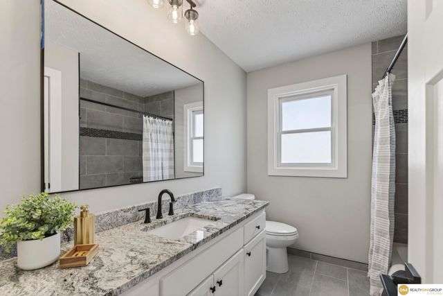 2405 S 151st Street, Omaha, NE 68144