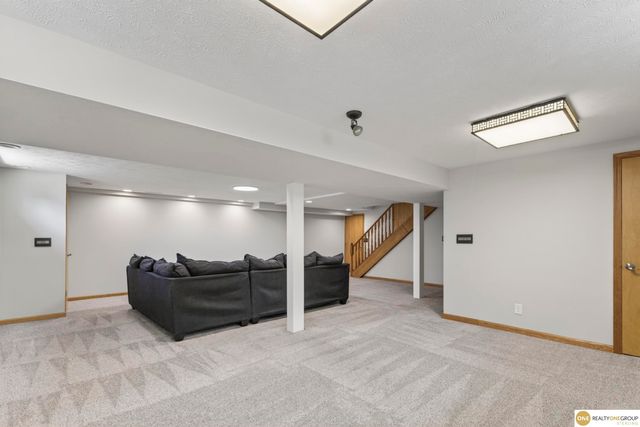 2405 S 151st Street, Omaha, NE 68144