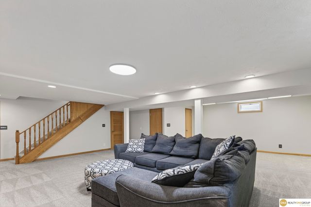 2405 S 151st Street, Omaha, NE 68144