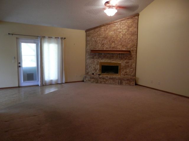 2725 W Highland Circle, Rogers, AR 72756