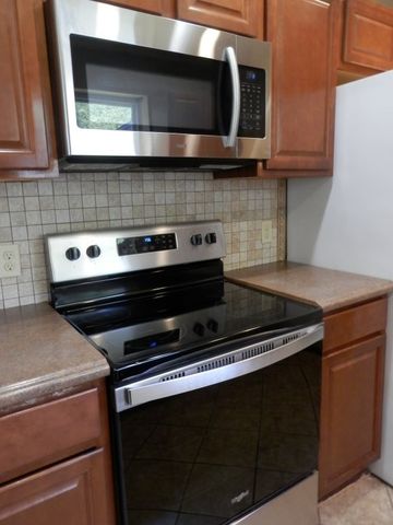 2725 W Highland Circle, Rogers, AR 72756