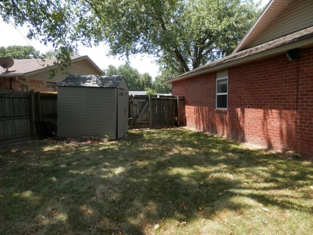 2725 W Highland Circle, Rogers, AR 72756