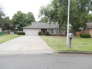2725 W Highland Circle, Rogers, AR 72756