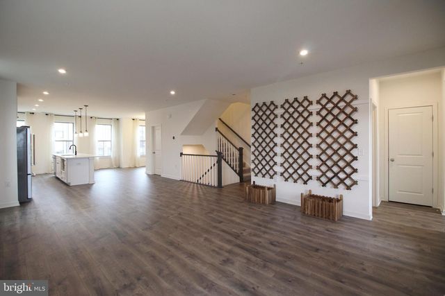 45942 RAVEN TER, Sterling, VA 20165