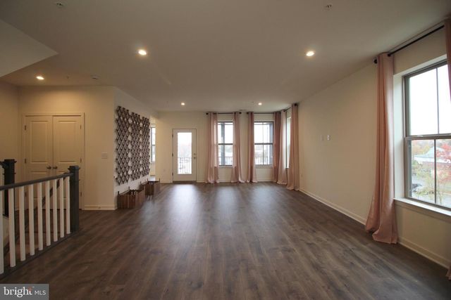 45942 RAVEN TER, Sterling, VA 20165