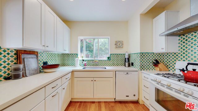 3627 Crestmont Avenue, Los Angeles, CA 90026