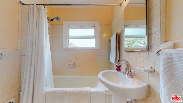 3627 Crestmont Avenue, Los Angeles, CA 90026