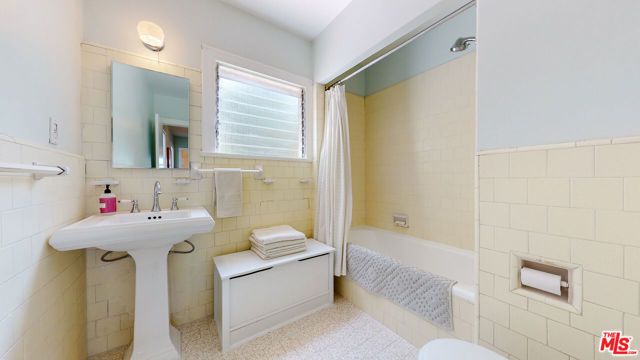 3627 Crestmont Avenue, Los Angeles, CA 90026