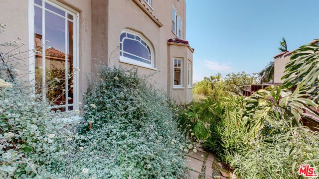 3627 Crestmont Avenue, Los Angeles, CA 90026