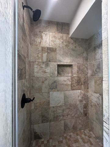8664 Poplar Creek Rd, Nashville, TN 37221