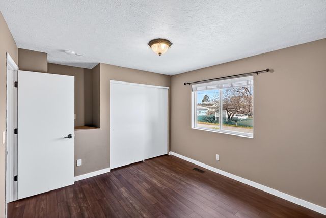 14516 E 12th Ave, Veradale, WA 99037