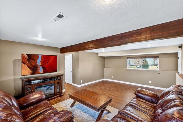 14516 E 12th Ave, Veradale, WA 99037