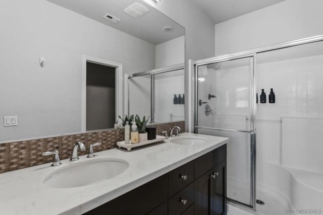 2327 Sentinel Ln, San Marcos, CA 92078