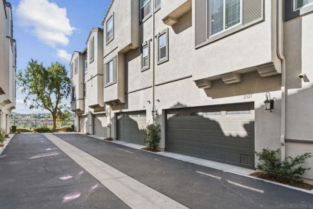 2327 Sentinel Ln, San Marcos, CA 92078