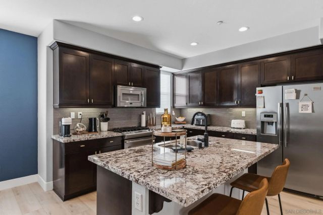 2327 Sentinel Ln, San Marcos, CA 92078