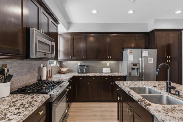 2327 Sentinel Ln, San Marcos, CA 92078