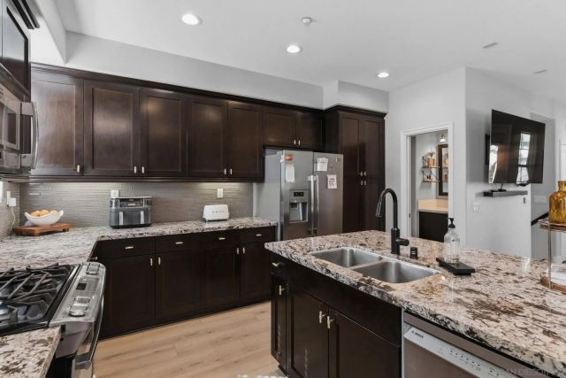 2327 Sentinel Ln, San Marcos, CA 92078