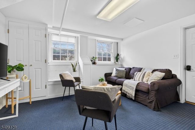 236 White Oak Ridge Rd, Millburn Twp., NJ 07078