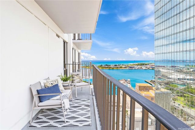 225 Queen Street 25C, Honolulu, HI 96813