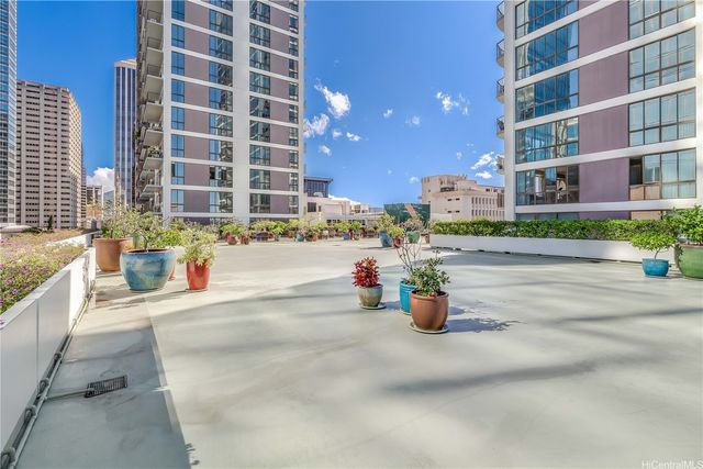 225 Queen Street 25C, Honolulu, HI 96813