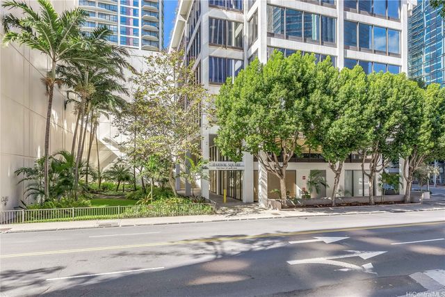 225 Queen Street 25C, Honolulu, HI 96813