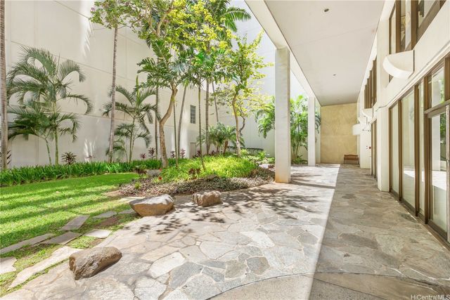 225 Queen Street 25C, Honolulu, HI 96813