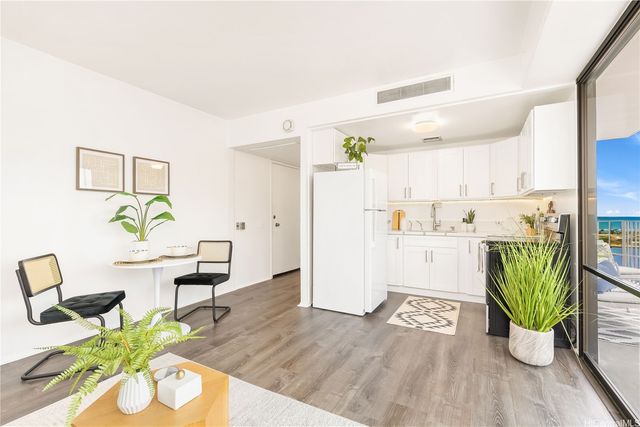 225 Queen Street 25C, Honolulu, HI 96813