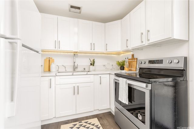 225 Queen Street 25C, Honolulu, HI 96813