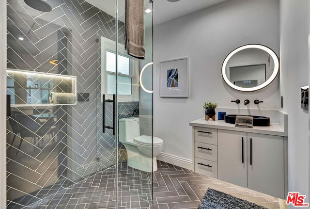 17231 Knapp Street, Northridge, CA 91325