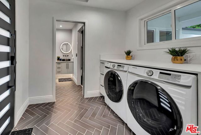 17231 Knapp Street, Northridge, CA 91325