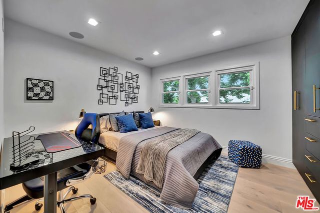 17231 Knapp Street, Northridge, CA 91325