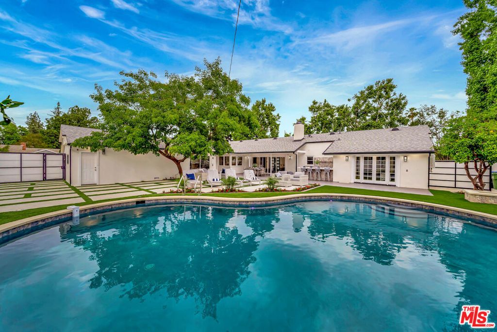 17231 Knapp Street, Northridge, CA 91325