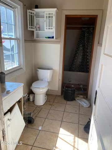 9 Lower Newtown Road, Waterford, NY 12188