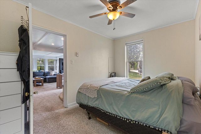 N68W29902 Hartling ROAD, Hartland, WI 53029