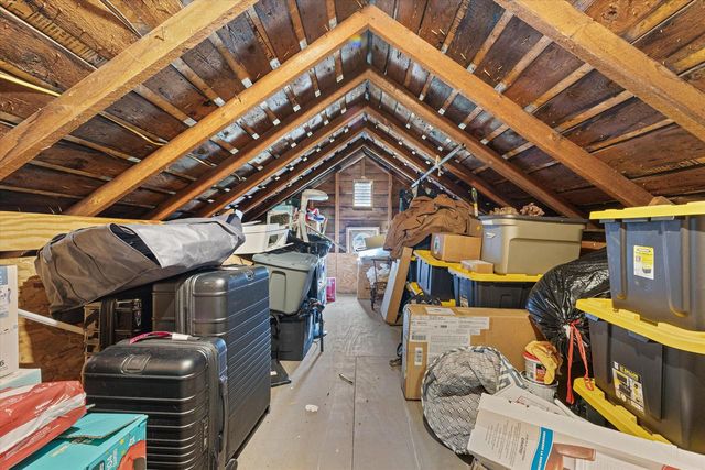 N68W29902 Hartling ROAD, Hartland, WI 53029