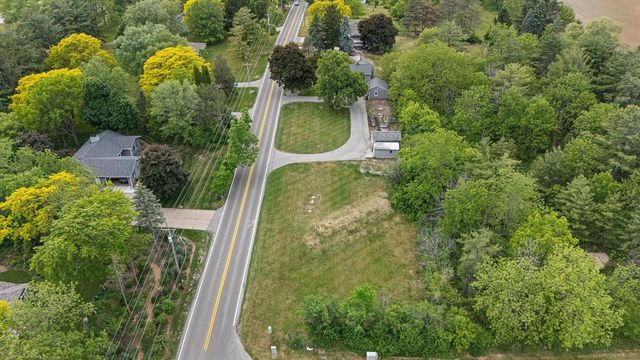 N68W29902 Hartling ROAD, Hartland, WI 53029